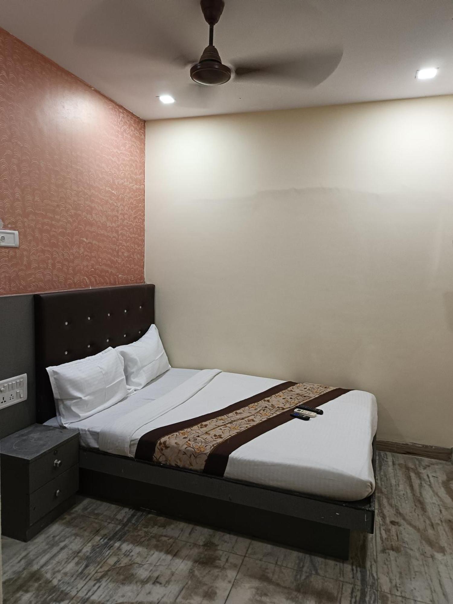 Hotel Urban Comfort Mumbai Kültér fotó